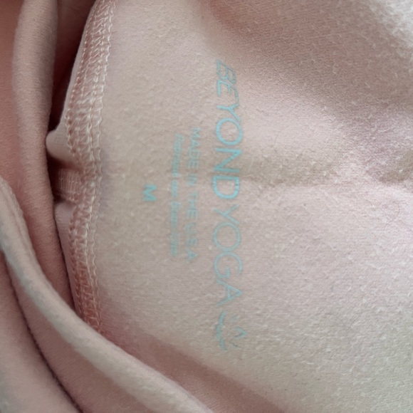 Beyond Yoga High-rise caught in the midi Light Apricot peach Legging medium soft - Picture 3 of 3